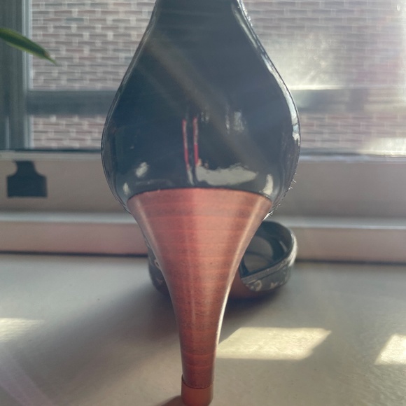 Louis Vuitton Size 37 Heels - Picture 4 of 13